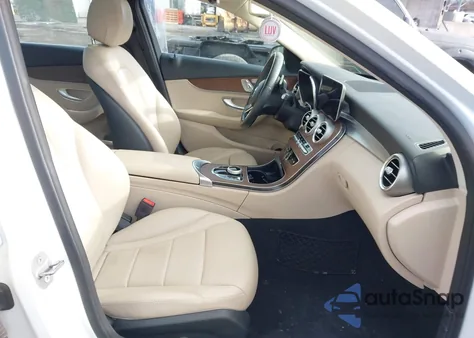 2019 Mercedes-Benz C 300 4Matic z USA, uszkodzony, nr VIN WDDWF8EB7KR514823